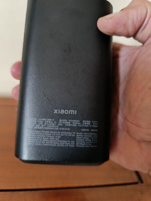 Compressor de ar portátil Xiaomi usado.