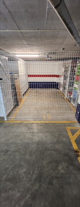 Lugar Garagem/Arrumos em Box 13m² Oeiras