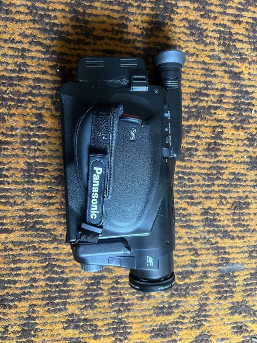 Panasonic RX20 видеокамера на кассете с блоком питания рабочий