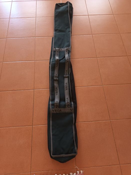 Saco Vega 1,74 comprimento,transporta 3 canas  e tem 2 bolsas exteriores