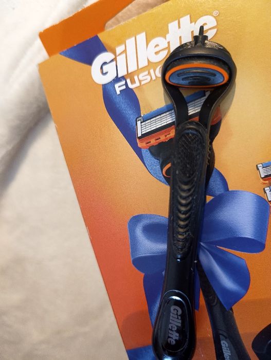 Nowa maszynka Gillette ProGlide FlexBall + magnetyczna podstawka (bez ostrzy)
