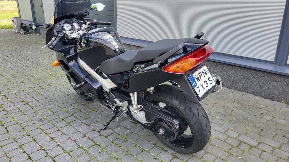 Honda VFR 800 Fi zarejestrowana niski przebieg
