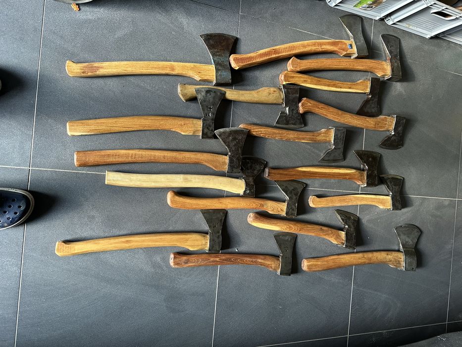 Niemiecka cechowana siekiera.