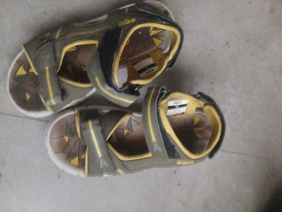 Chłopięce sandały Bejo stan bdb r.33