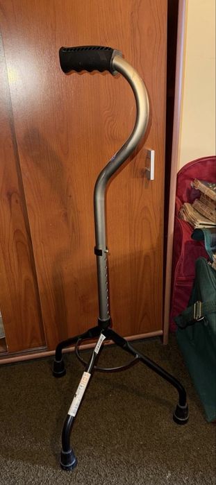 Bengala com três pés