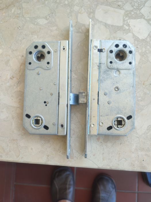 1szt .Zamek  drzwi zewnętrzne Assa abloy