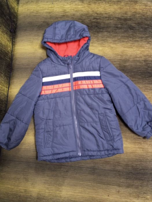 Осіння куртка. Розмір 6-7Y