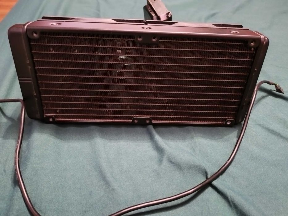 Corsair Hydro Series H100i – 240 mm AIO