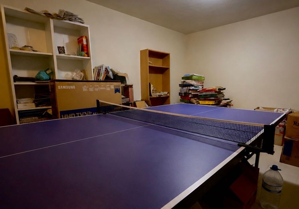 Mesa indoor de Ping Pong Oficial (2,74m x 1,525m) - Bom Estado