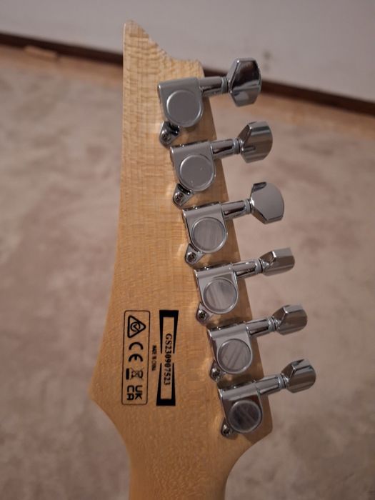 Guitarra Ibanez GRG140-WH