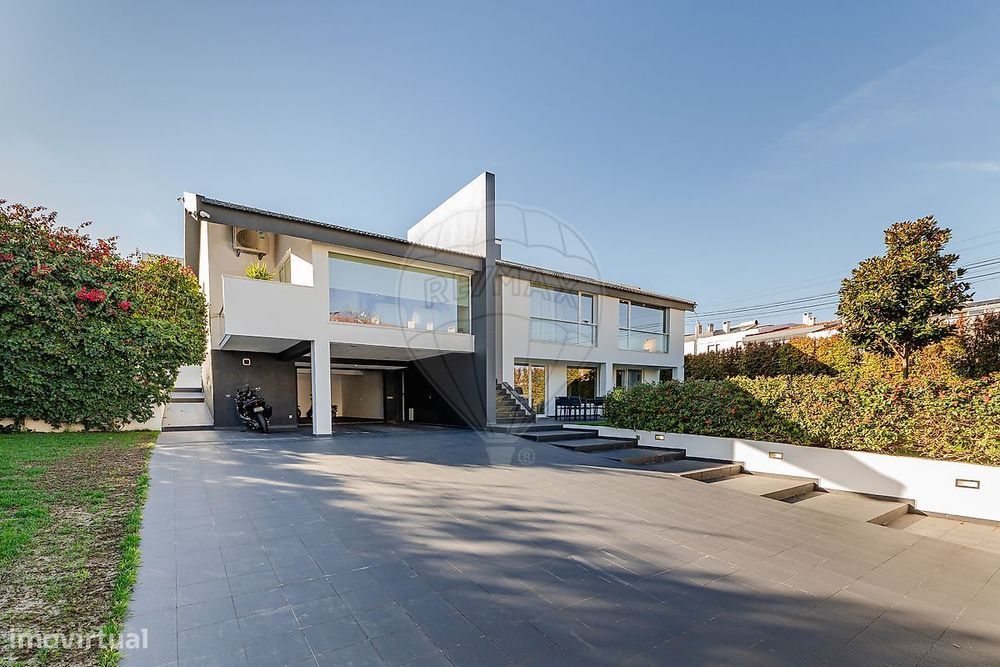 Moradia T5 para venda