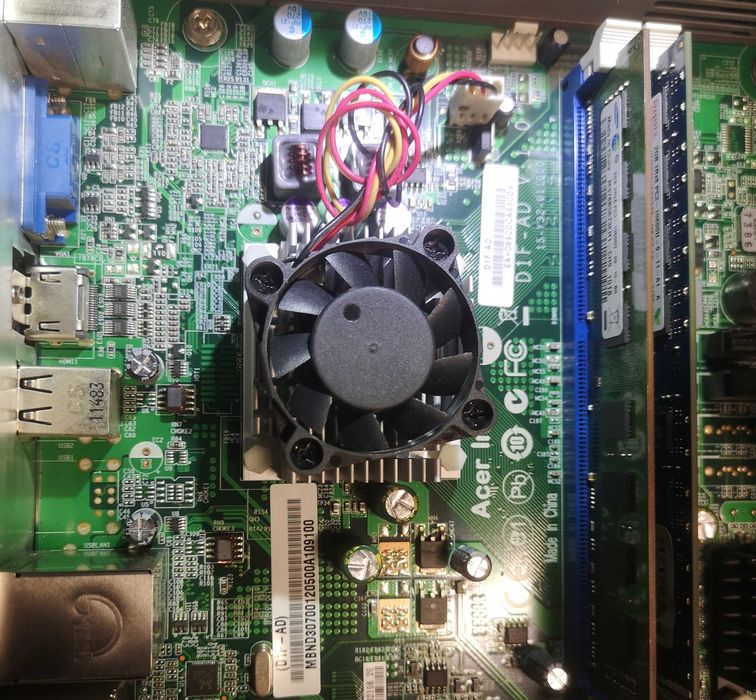 Комп'ютер eMachines el1360g системний блок AMD E-300 4GB RAM 160Gb HDD