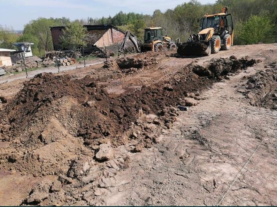 Usługi koparko-ładowarką/koparką kołową