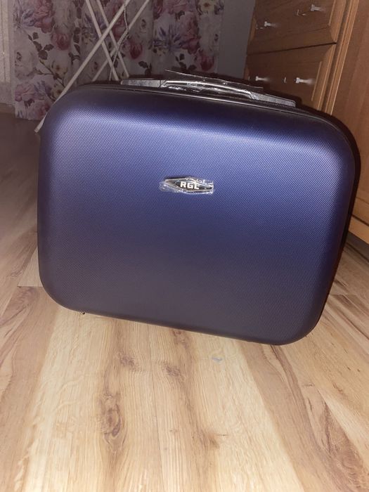 Bagaż podreczny mała walizka