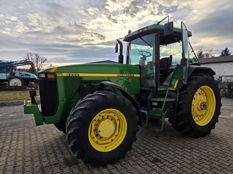 8200 джон дір john deere