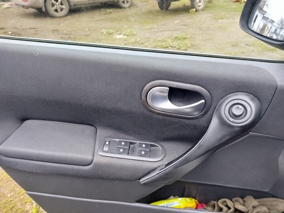 Продам легкових автомобіль