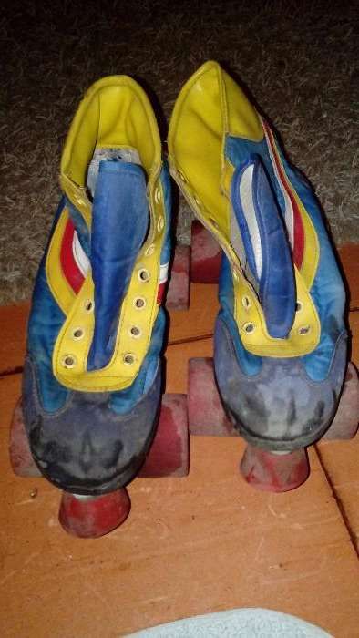 Patins antigos bom estado