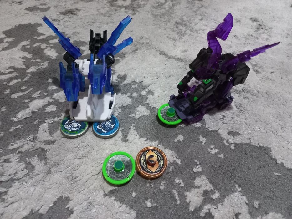 Скрічери синього та фіолетового кольору