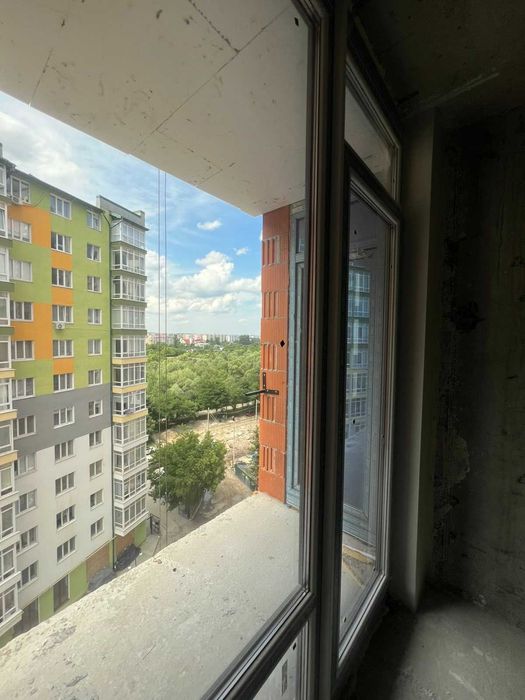 Продається 2 кімнатна здана Паркова алея