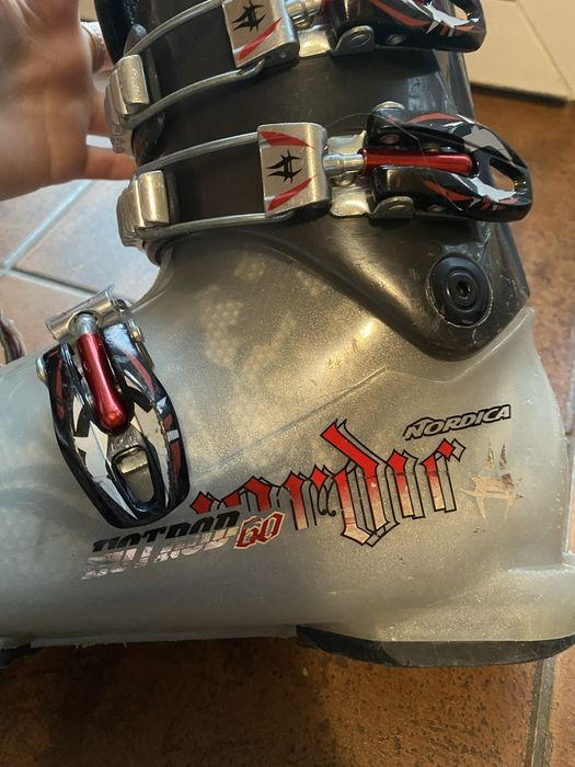 buty narciarskie dziecięce Nordica rozmiar 32-34