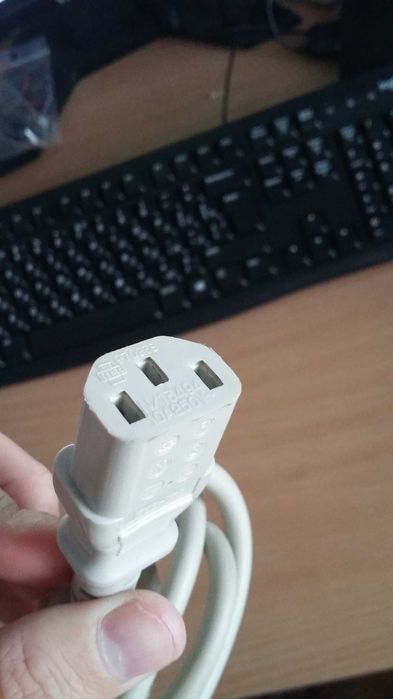 Кабель  питания 220 В белый