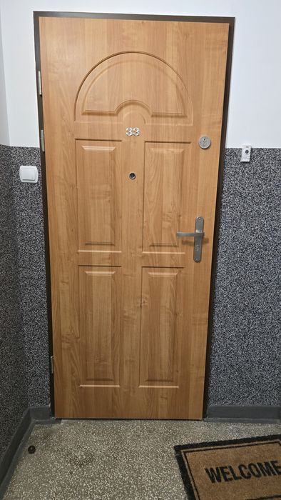Drzwi wewnętrzne 80 lewe