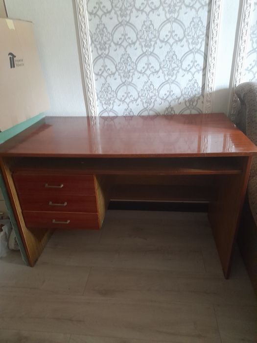 Письмовий стіл б/в