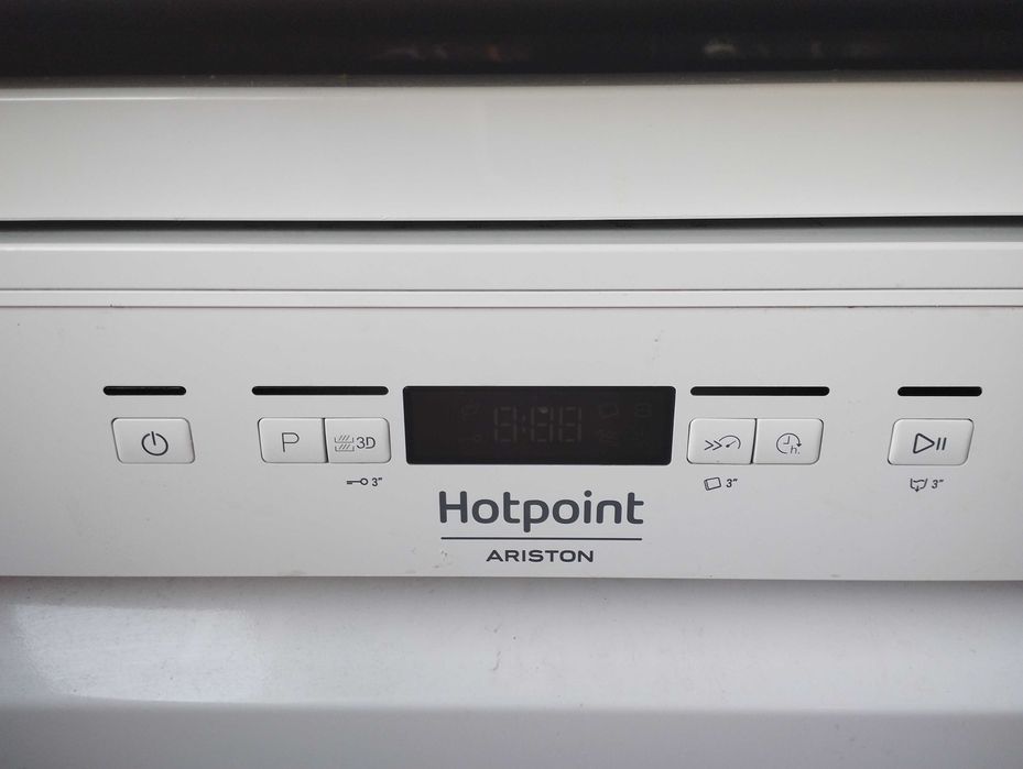 Maquina de lavar loiça Hotpoint Ariston como nova