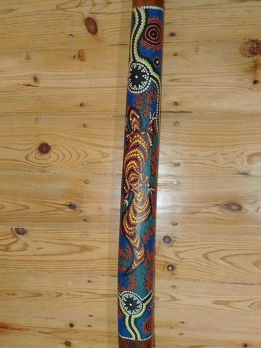 Didgeridoo, 130cm, de madeira, de origem desconhecida, adquirido 2008