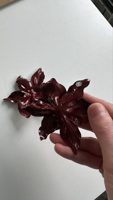 Сережки нові, форма квітки