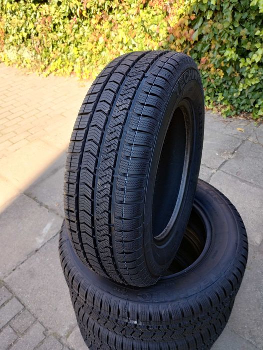 Całoroczne opony bieżnikowane 215/65 -16