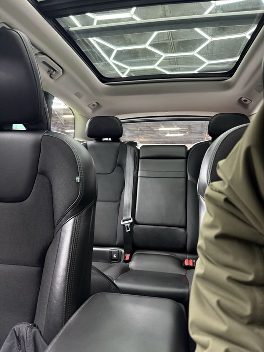 Volvo XC60 T8 Plug-in Hybrid AWD | 2018