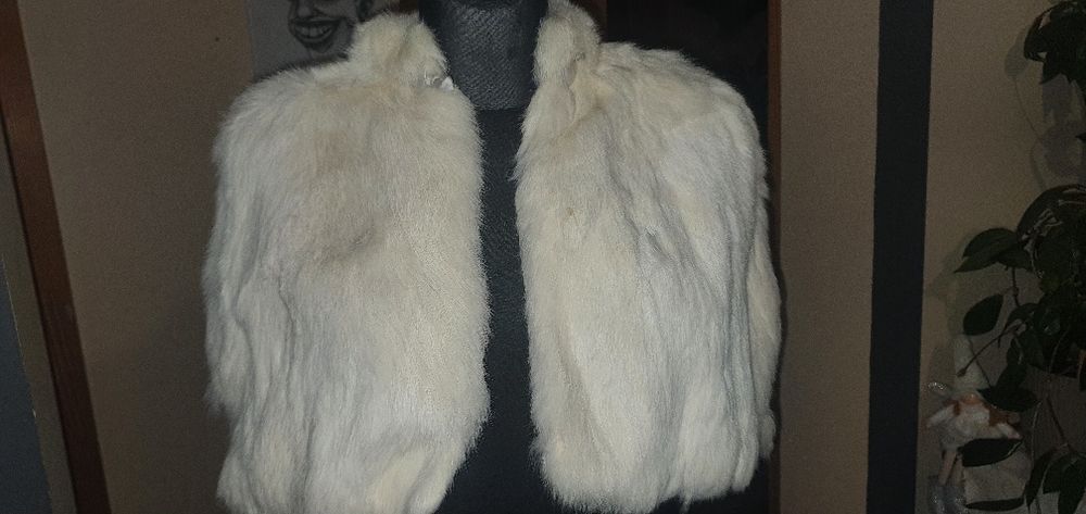 Peleryna, narzutka. Bolerko z królika