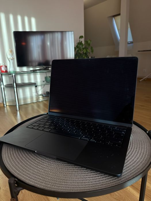 Macbook air m3 13’ 8/256