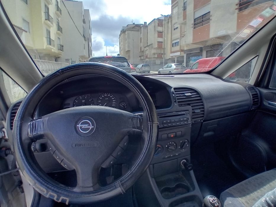Opel Zafira — fotografia 3