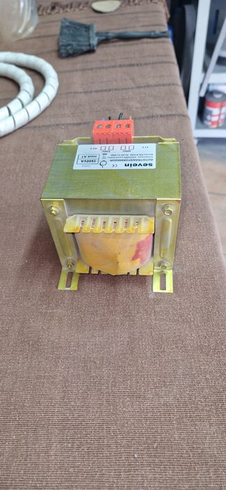 Transformador 220/400