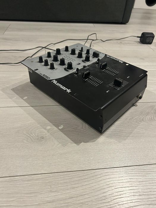 Mikser DJ Numark DM1050 | 2-kanałowy | Stan bdb Czarnochowice • OLX.pl