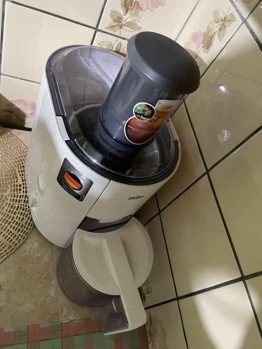 Braun De Longhi Sokowirówka biała 800W
