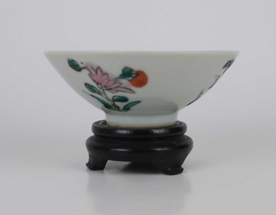 Taça pequena em porcelana da China