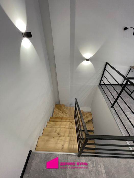 Продам стильную, двухуровневую квартиру в центре города