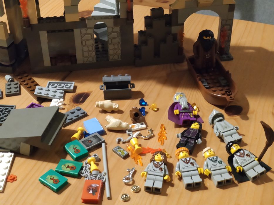 LEGO Harry Potter 4709 z 2001 roku Zamek Hogwartu