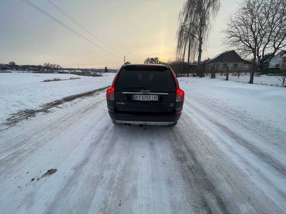 Автомобіль Volvo XC 90
