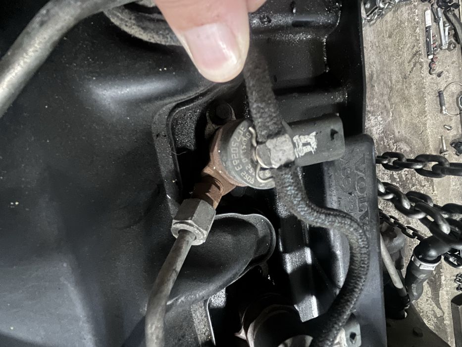 Wtryskiwacze volvo 2.4d5 185KM