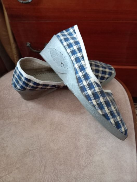 Продам туфлі лакові ,і шкіряні