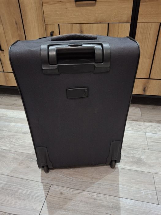 Pojemna walizka podróżna