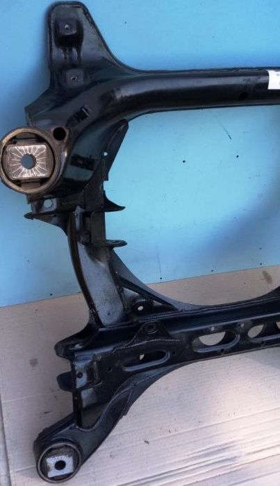 Подрамник передний Volkswagen Touareg Audi Q7 Porsche Cayenne Балка