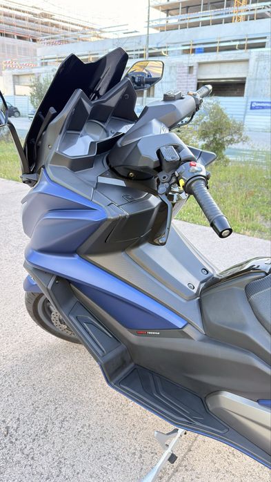 Kymco AK 550