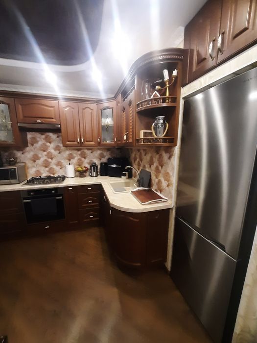 Продажа двухкомнатной квартиры с ремонтом в центре.