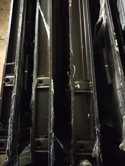 Двері вхідні металеві