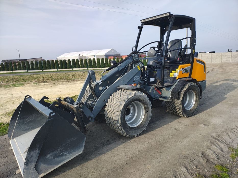 Ładowarka Giant G2700 x-tra rok 2022 tylko 590mtg